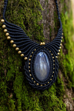 Naszyjnik z makramy - kryształ górski