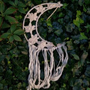 Boho etno łapacz snów biały księżyc, wykonany w Nepalu handmade