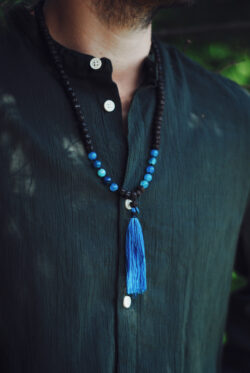 MALA buddyjska - rudraksza z agatem