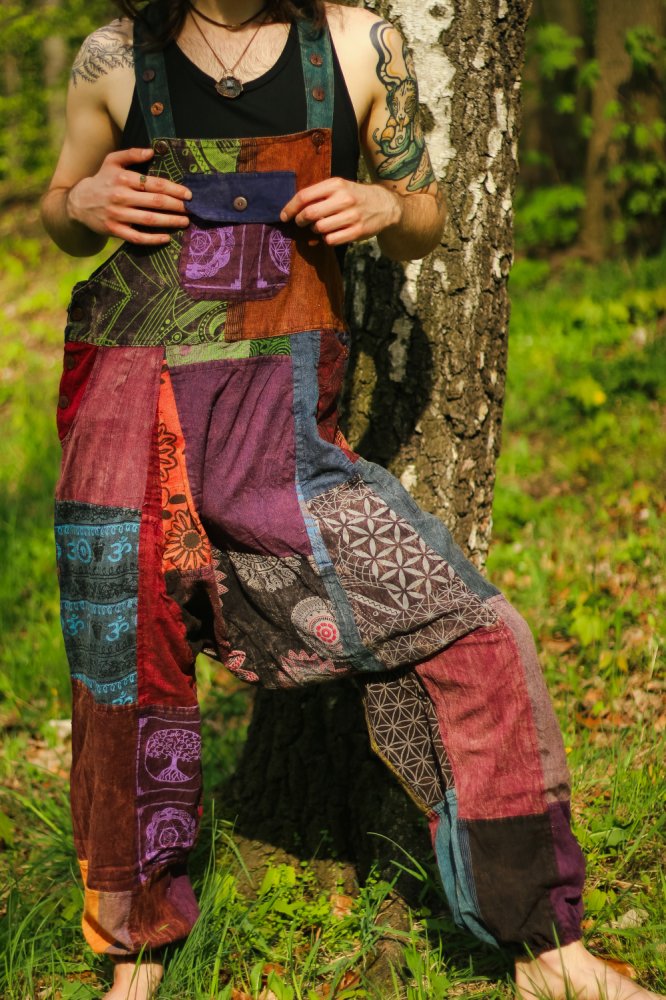 Kolorowe, tęczowe ogrodniczki patchworkowe, Kana Sapiens