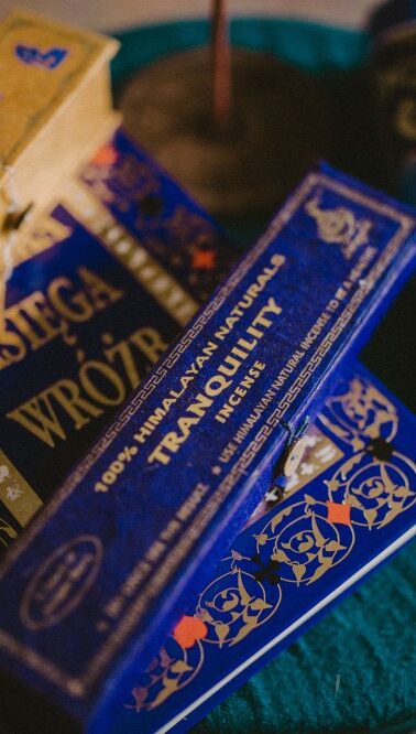 kadzidla-buddyjskie-tranquility-jalowiec-5-kana-sapiens Kadzidła buddyjskie z podstawką, spokój i balans, jałowiec, Kana Sapiens