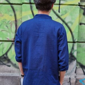 Granatowa koszula z długim rękawem