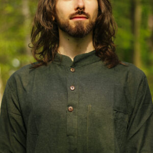 Ciemnozielona koszula z długim rękawem