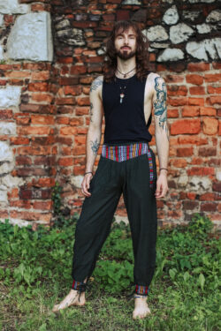 Ciemno zielone etno spodnie z bawełną gheri, ręcznie robione w Nepalu, Kana Sapiens