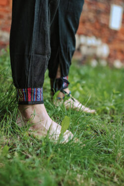 Spodnie nepalskie z etno haftem - ciemna zieleń