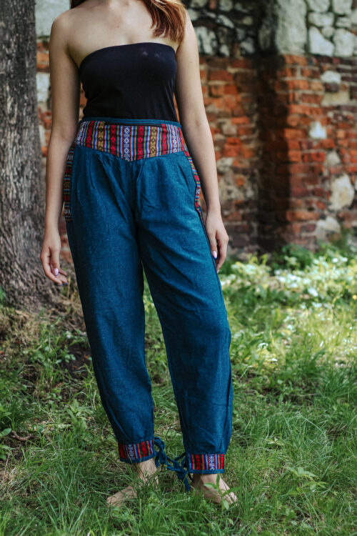 Turkusowe etno spodnie z bawełną gheri, ręcznie robione w Nepalu, Kana Sapiens