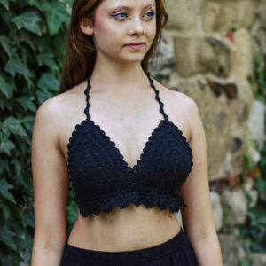 Top braletka robiona na szydełku - czarna