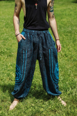 Baggy spodnie z haftem OM - niebieskie