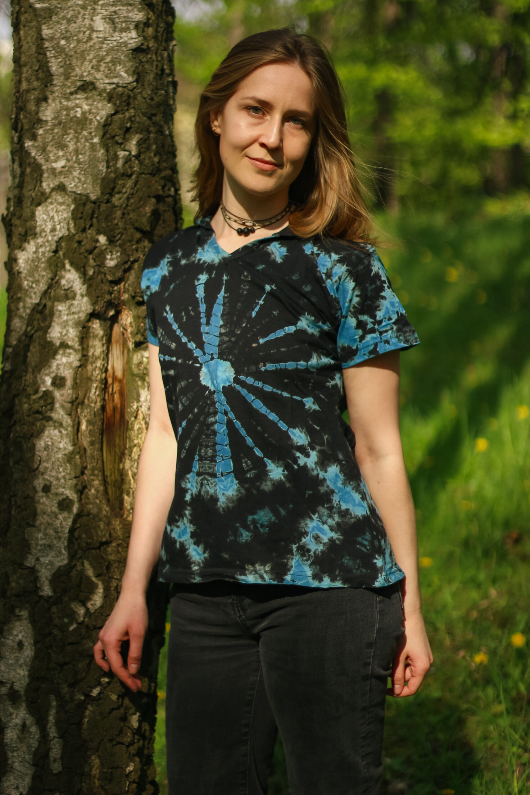 Koszulka hippie barwiona metodą tie dye, handmade w Nepalu, Kana Sapiens