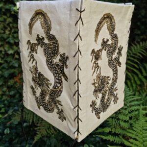 Lampion z papieru czerpanego Lokta, z buddyjskimi symbolami i motywami, złoty smok, handmade w Nepalu