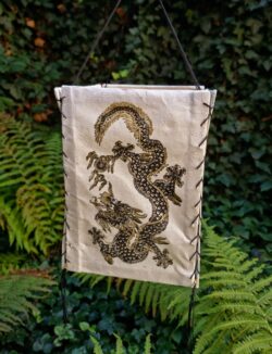 Lampion z papieru czerpanego Lokta, z buddyjskimi symbolami i motywami, złoty smok, handmade w Nepalu