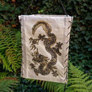 Lampion z papieru czerpanego Lokta, z buddyjskimi symbolami i motywami, złoty smok, handmade w Nepalu