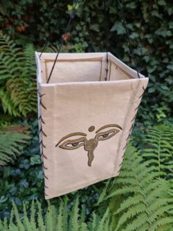 Lampion z papieru czerpanego Lokta, z buddyjskimi symbolami i motywami, złote oczy Buddy, handmade w Nepalu
