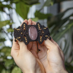 Bransoletka z mikromakramy - różowy kwarc