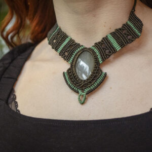 Kolia z makramy - jadeit