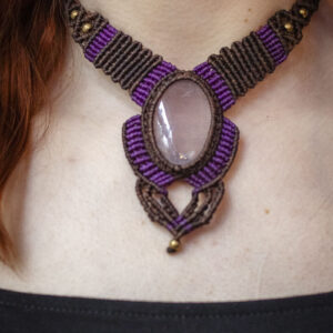 Kolia z makramy - kwarc różowy