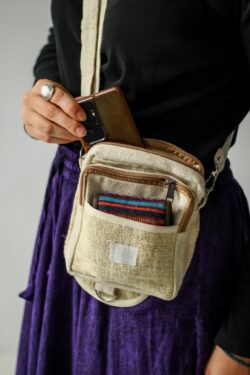 Beżowa torebka z konopi - camera bag