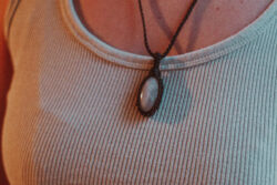 Naszyjnik z makramy - kamień księżycowy