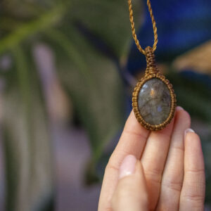 Naszyjnik z makramy - labradoryt