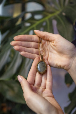 Naszyjnik z makramy - labradoryt