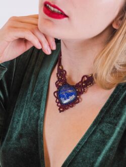 Kolia z makramy - lapis lazuli