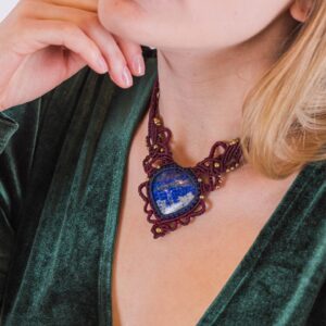 Kolia z makramy - lapis lazuli