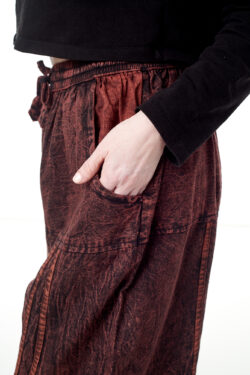 Baggy spodnie z haftem OM - rdzawe