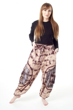 Baggy spodnie z haftem w grzybki