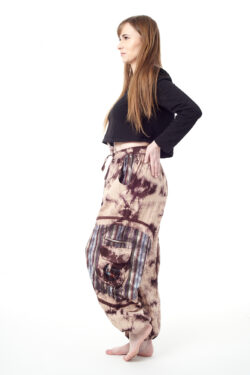 Baggy spodnie z haftem w grzybki