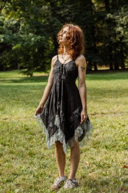Witchy sukienka z motywami astrologicznymi